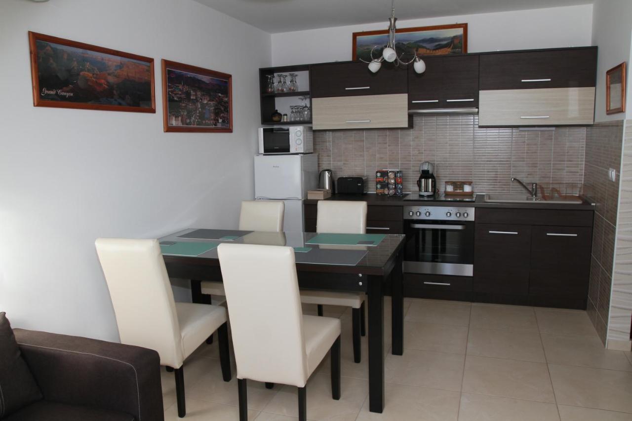 Blonde River Apartman Soter Szeged Eksteriør billede